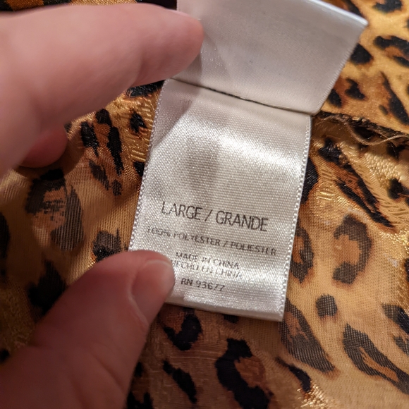 Delicates Vintage Leopard Pattern Robe - Picture 3 of 9